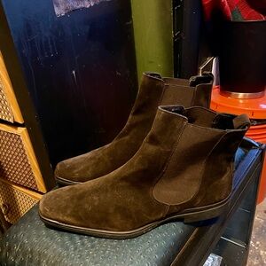 Certo of Los Angeles Mens Suede Chelsea Boots